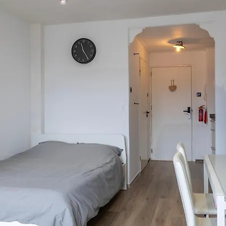 Sunny - Only 5-min Walk To Sea & Dunes Daire *