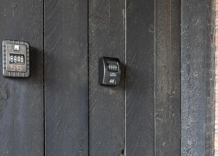 Sunny - Only 5-min Walk To Sea & Dunes *